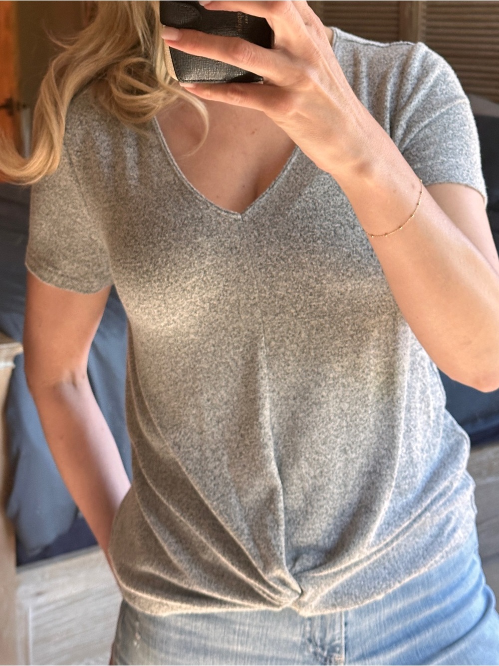 2/$10 or 3/$12 ❤️ Ann Taylor Small Light Heather Gray Short Sleeve Top